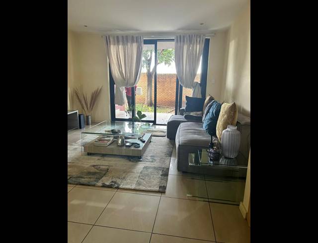 2 BEDROOM APARTMENT FOR SALE IN ROOIHUISKRAAL NORTH
